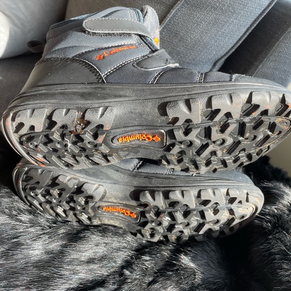 Boys Columbia snow boots size 6- great condition - Picture 8 of 9